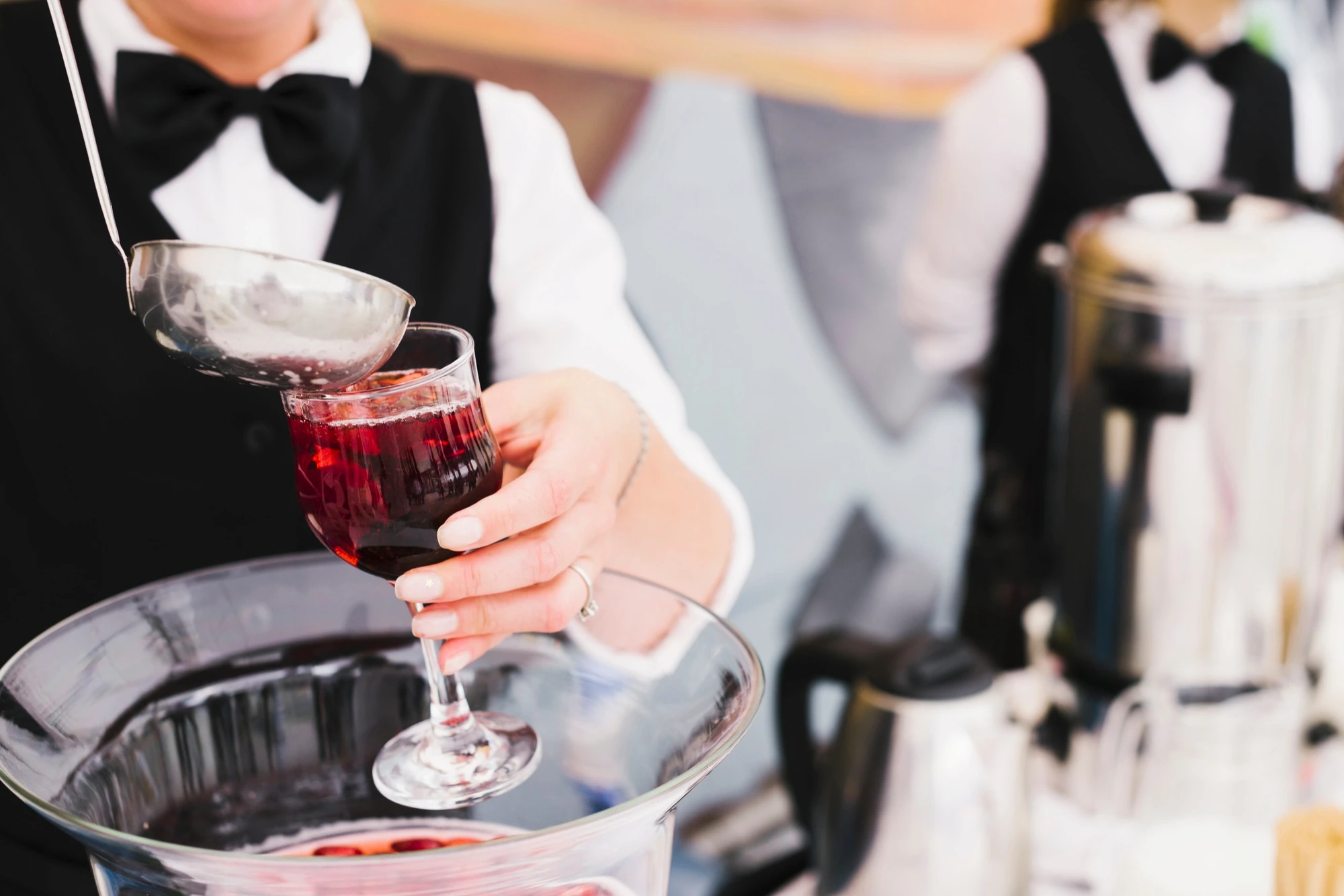 choosing bar glassware
